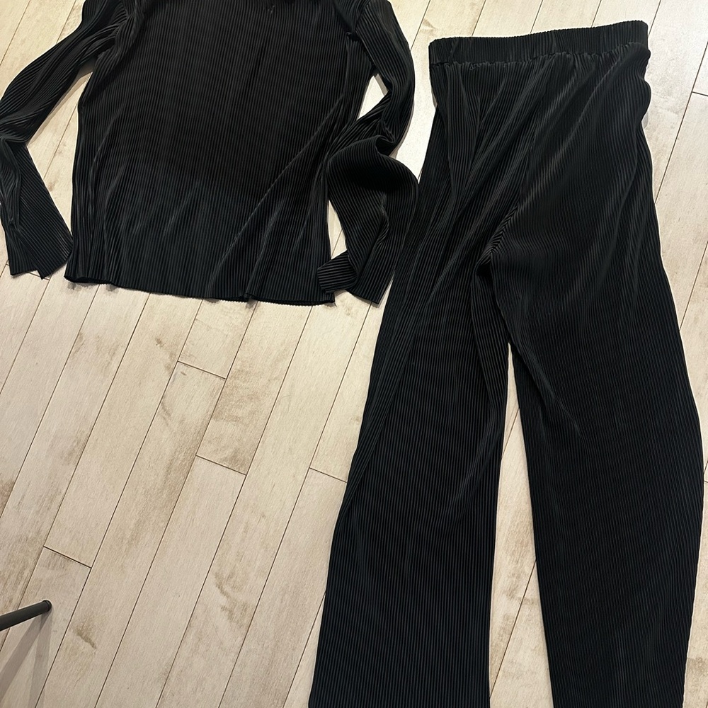 4th&Reckless boatneck plisse blouse (part of a set)